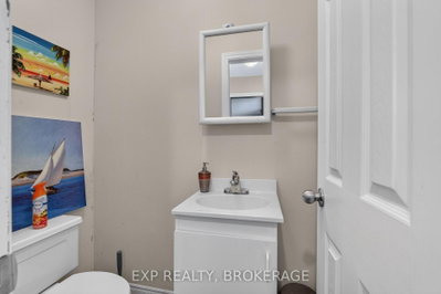 659 SUSSEX Boulevard • Kingston, ON photo 5