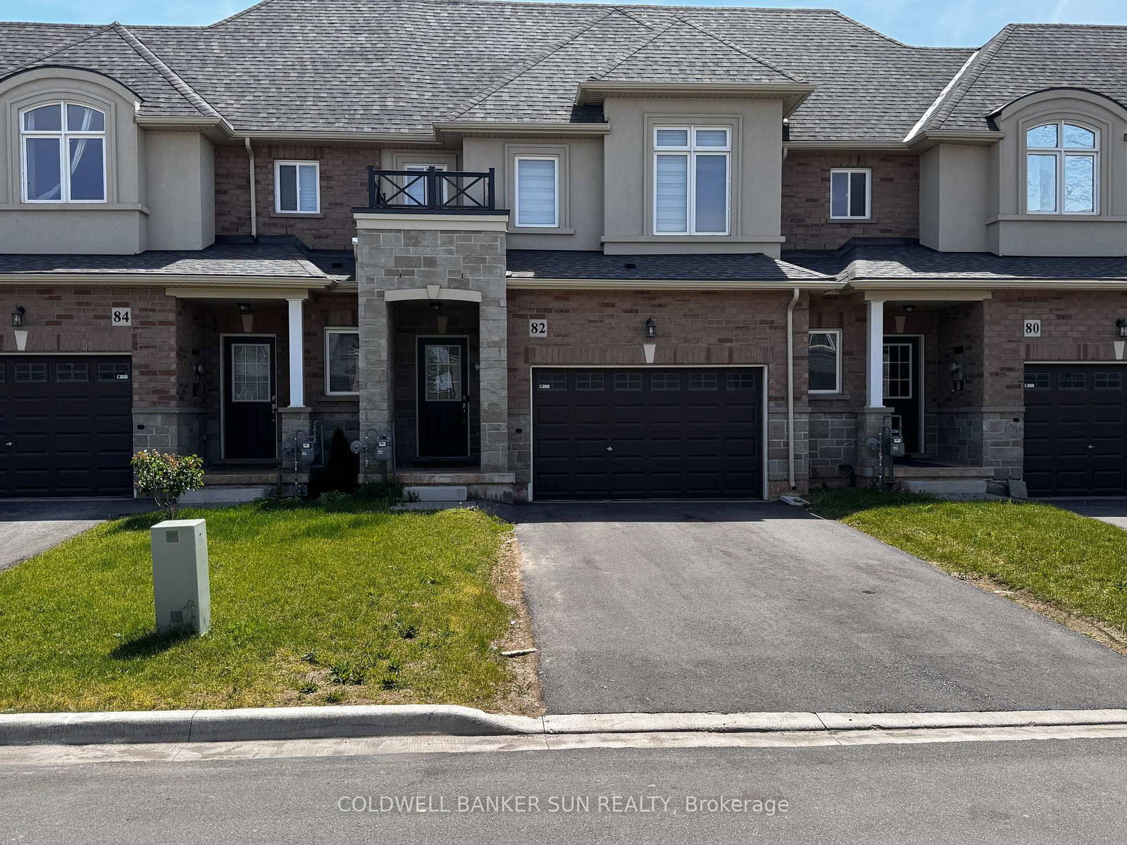 82 Pinot Crescent • Hamilton, ON photo 1