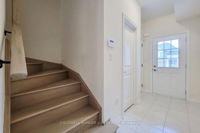 82 Pinot Crescent • Hamilton, ON photo 3