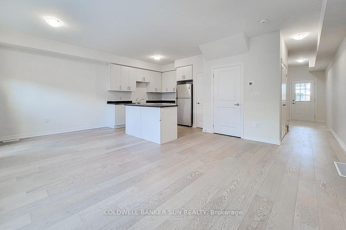 82 Pinot Crescent • Hamilton, ON photo 4