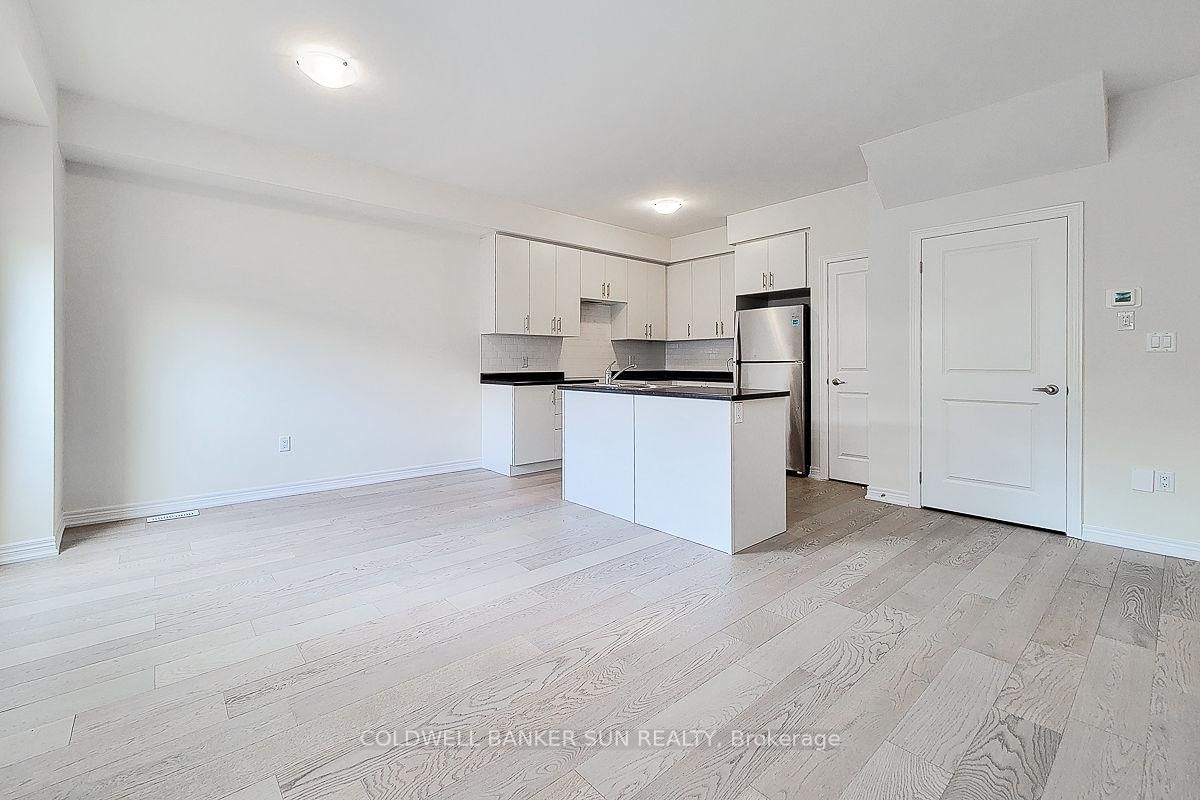 82 Pinot Crescent • Hamilton, ON photo 6