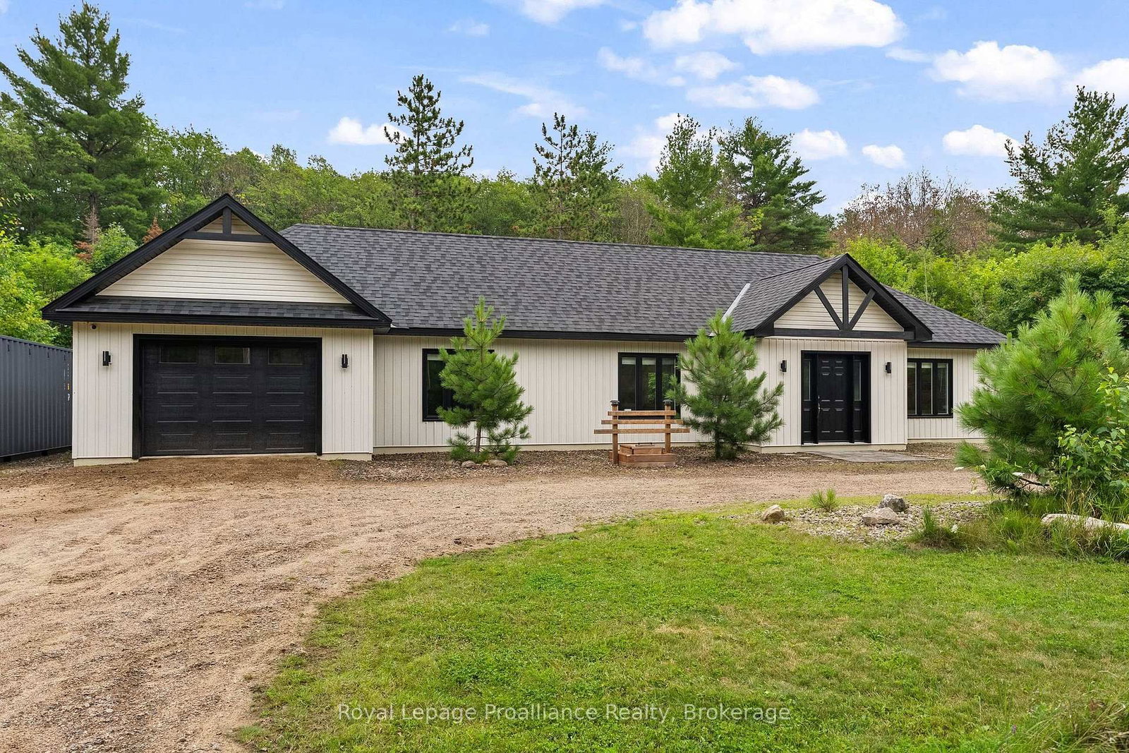 41948A Combermere Road • Barry's Bay, ON photo 1