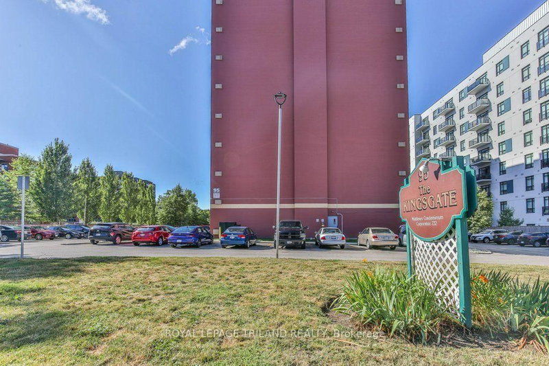 1005 - 95 BASE LINE Road W