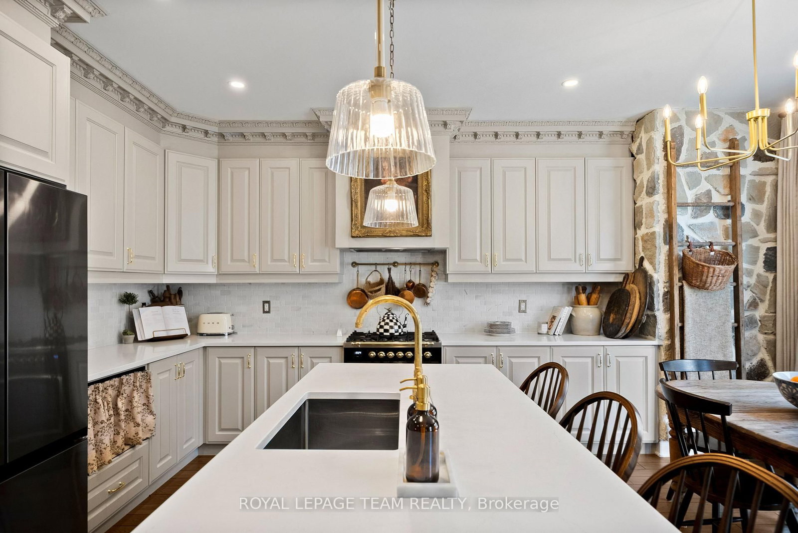 4865 Abbott Street E • Ottawa, ON photo 18