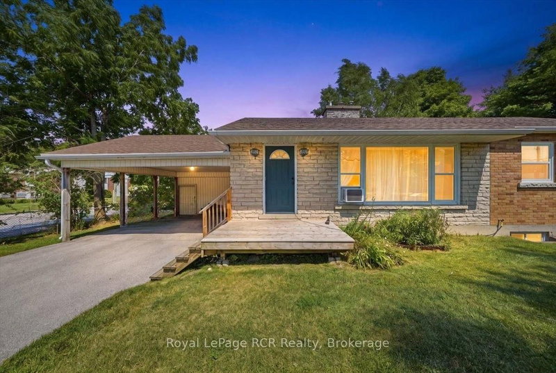 850 11th Street W