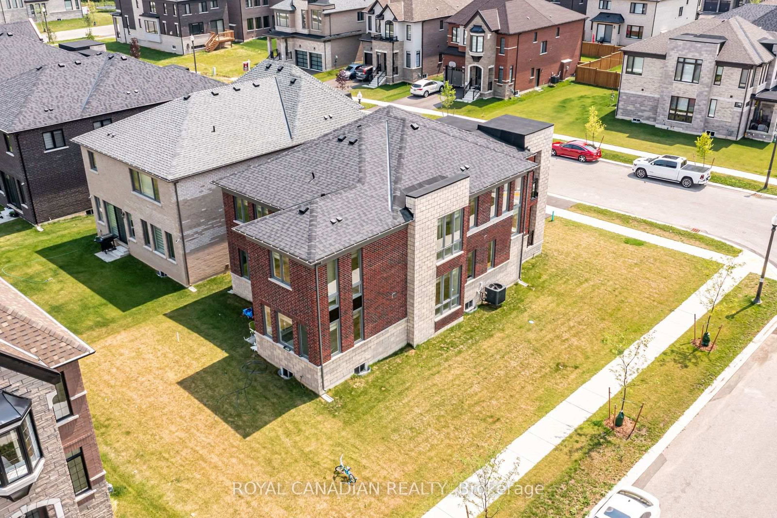 1439 Upper Thames Drive • Woodstock, ON photo 39