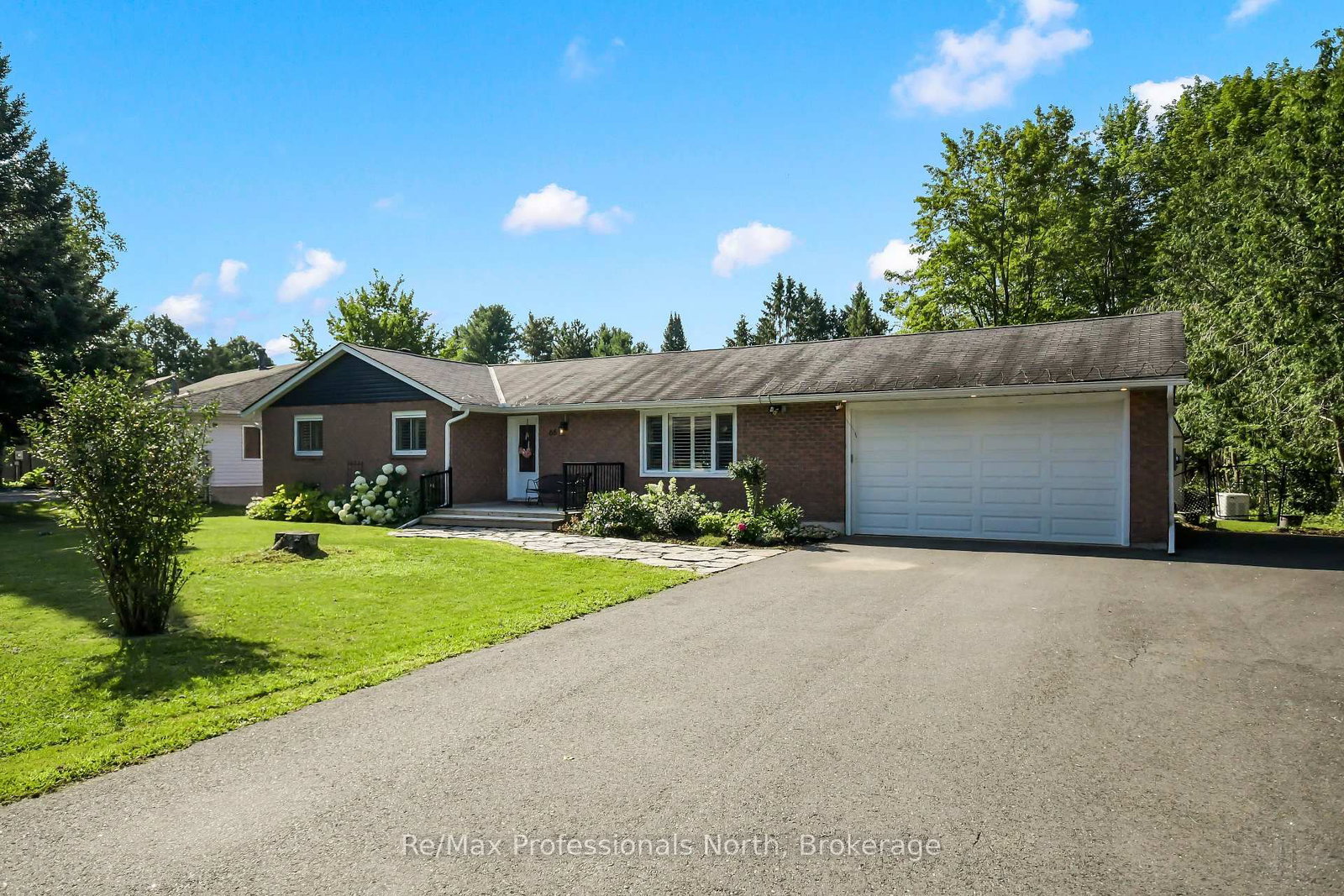 66 Westvale Drive • Bracebridge, ON photo 1
