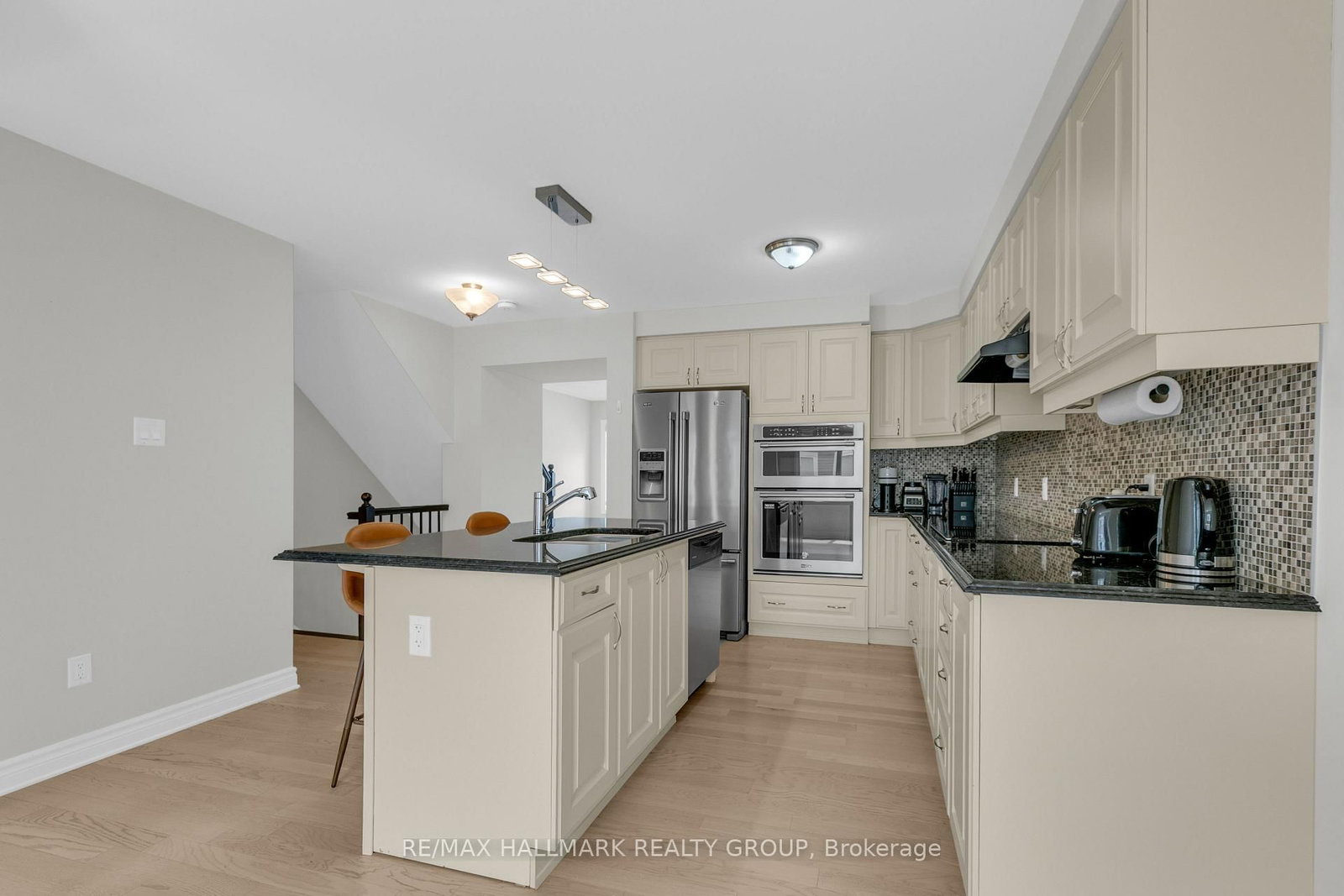 167 Gelderland Private • Ottawa, ON photo 10