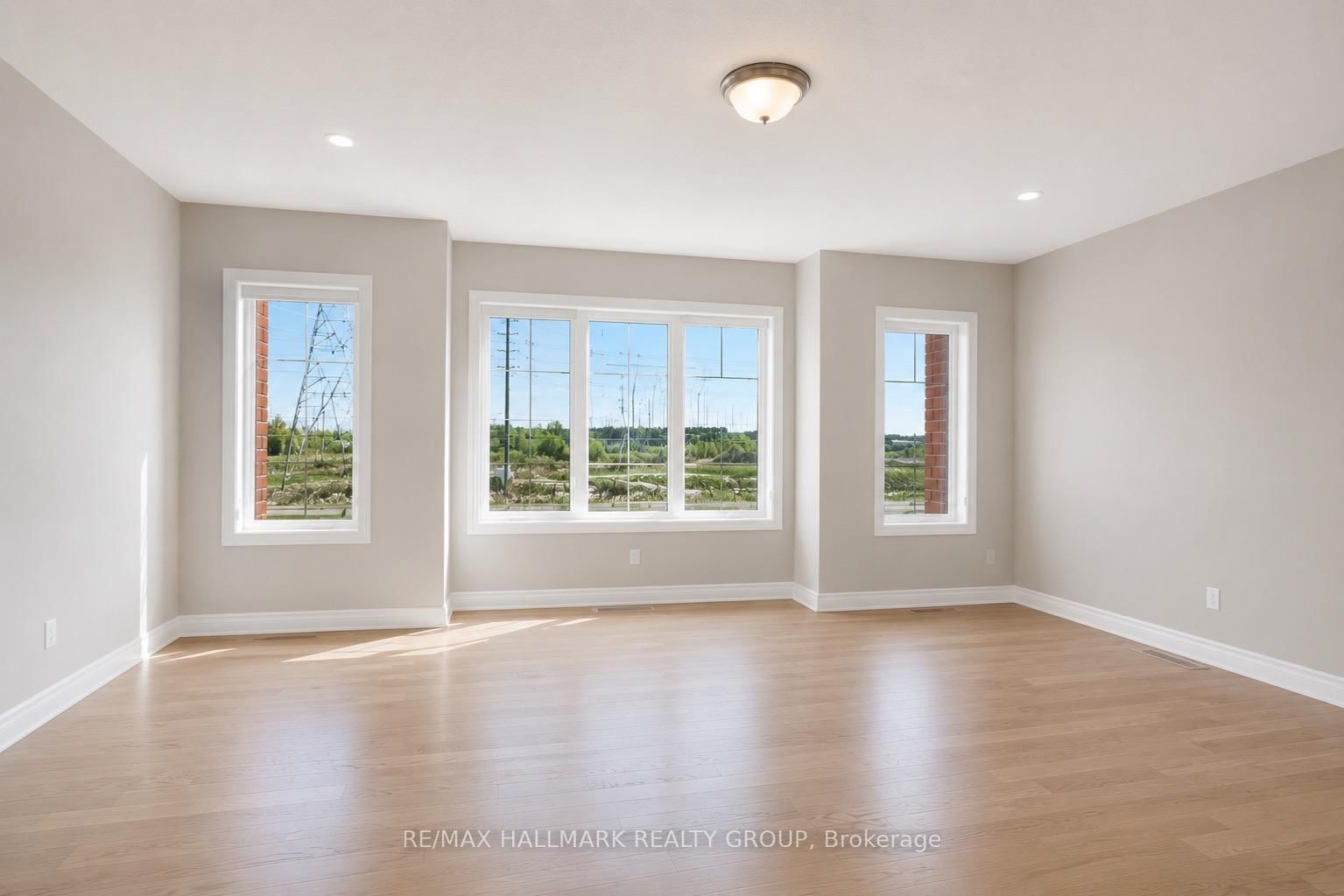 167 Gelderland Private • Ottawa, ON photo 3