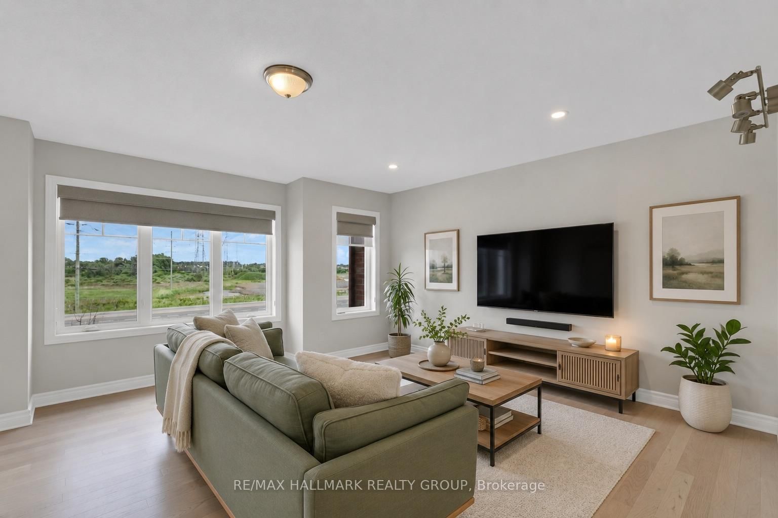 167 Gelderland Private • Ottawa, ON photo 5