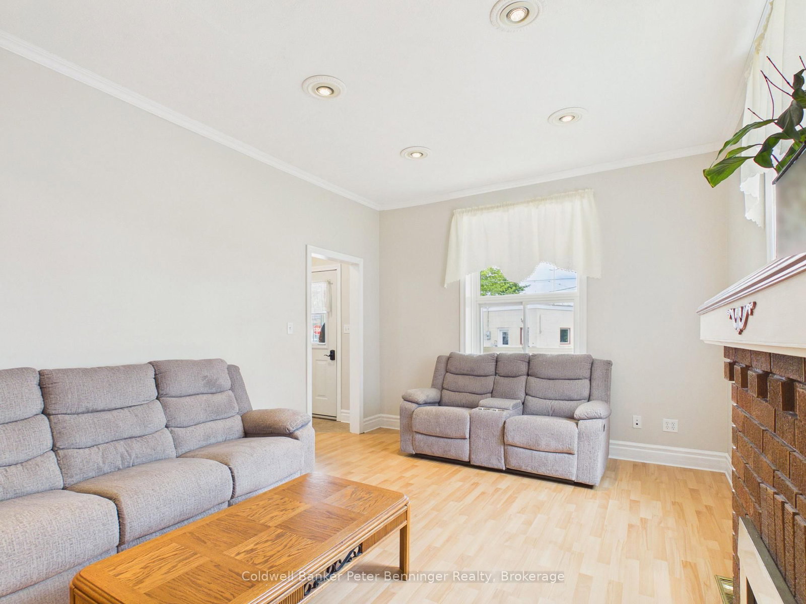 7 Yonge Street S • Brockton, ON photo 11