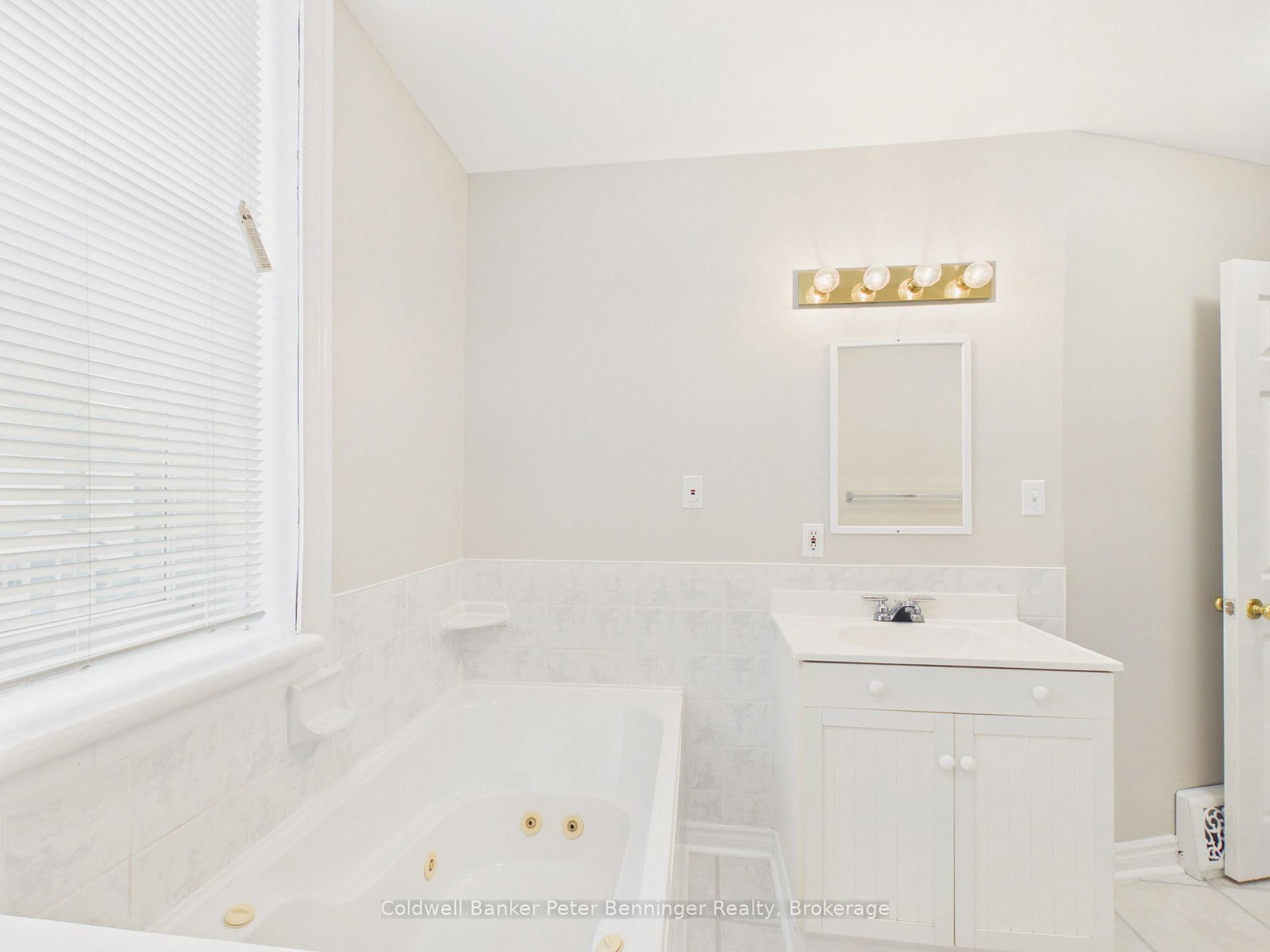 7 Yonge Street S • Brockton, ON photo 20
