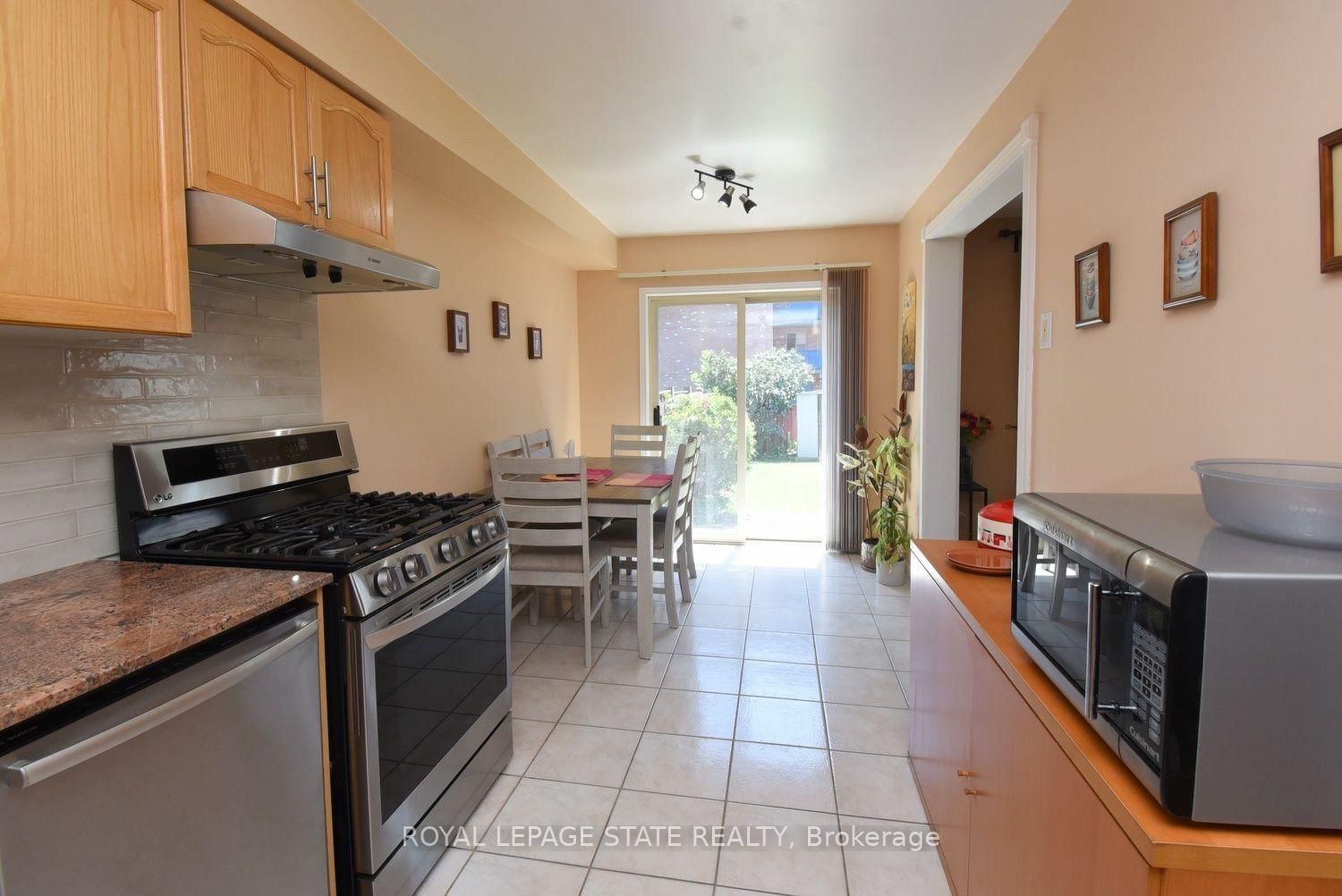 57 Townmansion Drive • Hamilton, ON photo 14