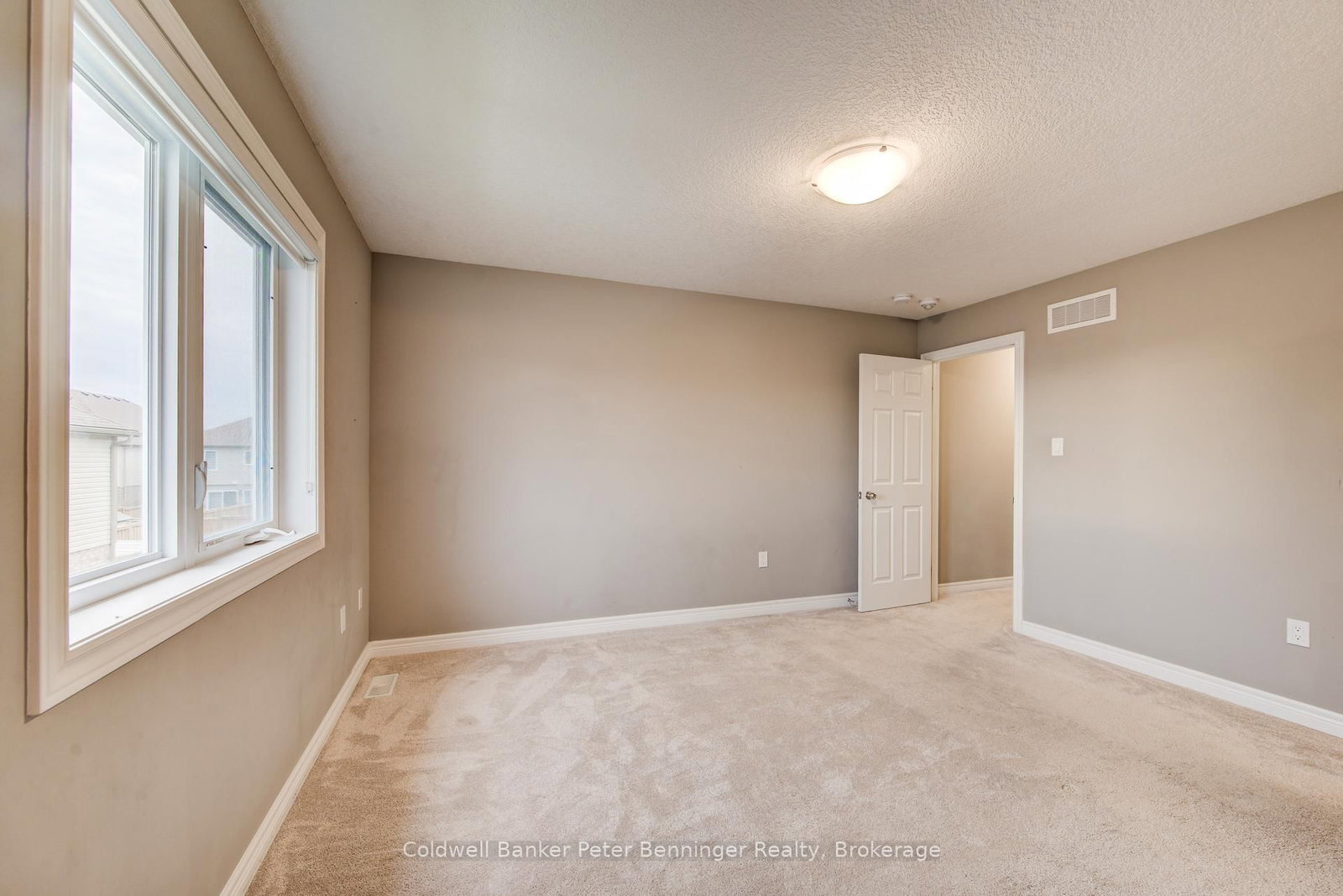 77 John Brabson Crescent - Photo 39