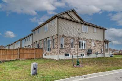 77 John Brabson Crescent • Guelph, ON photo 4