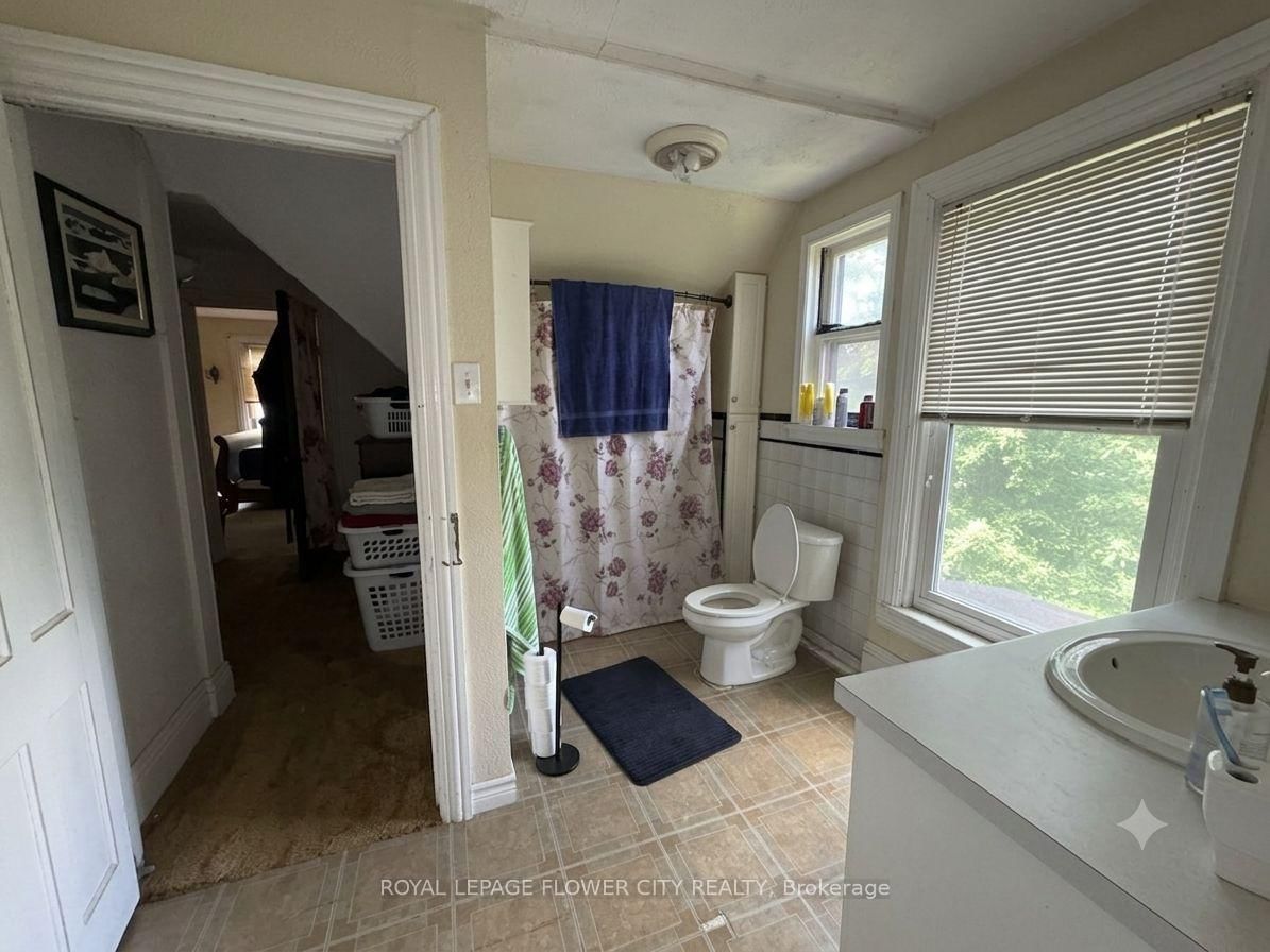 422 MCCLUNG Road • Haldimand, ON photo 7