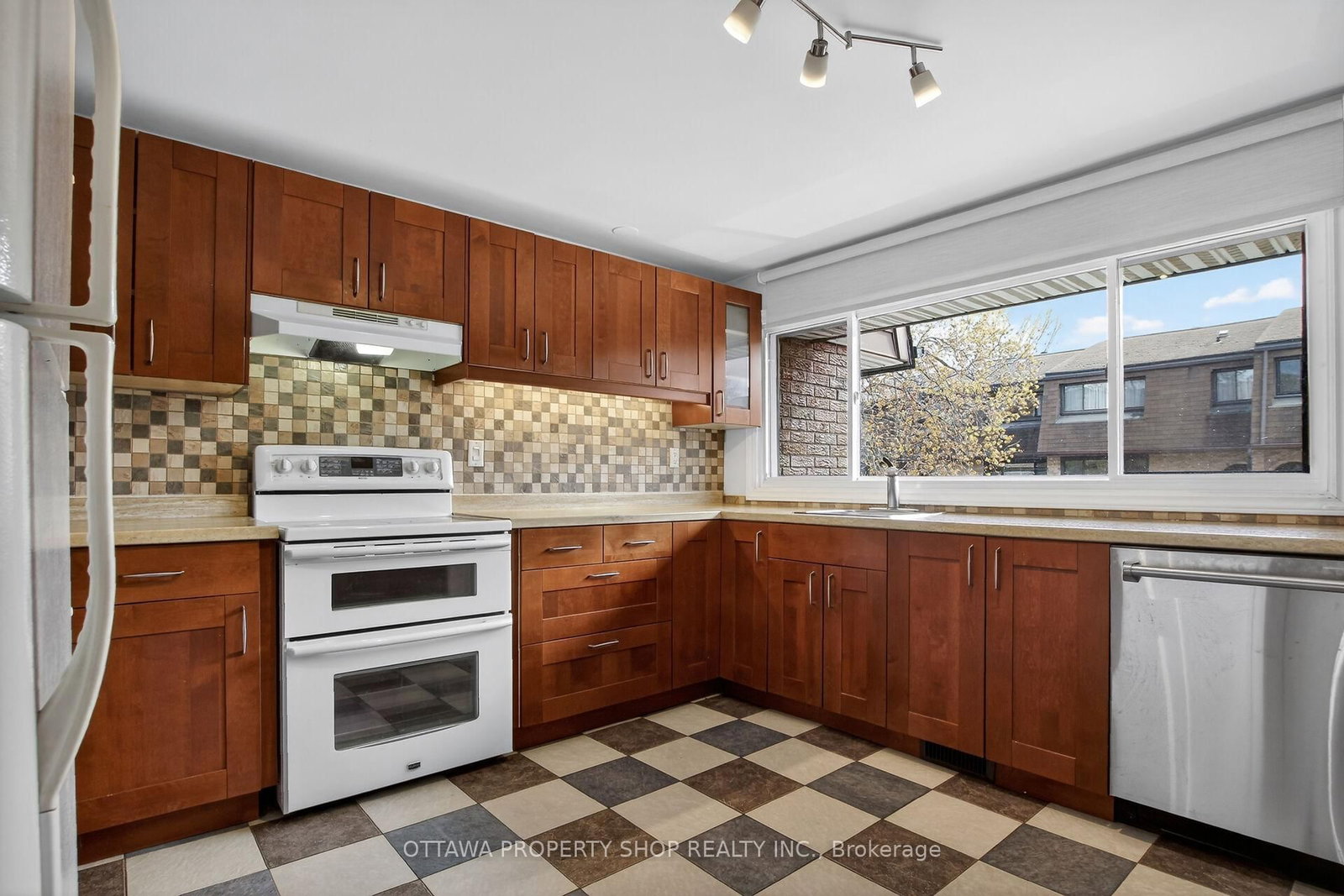 2 Bertona Street • ##30 • Ottawa, ON photo 5