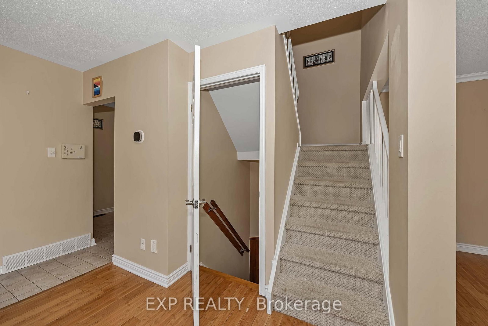 38 Sundback Lane • Kanata, ON photo 10
