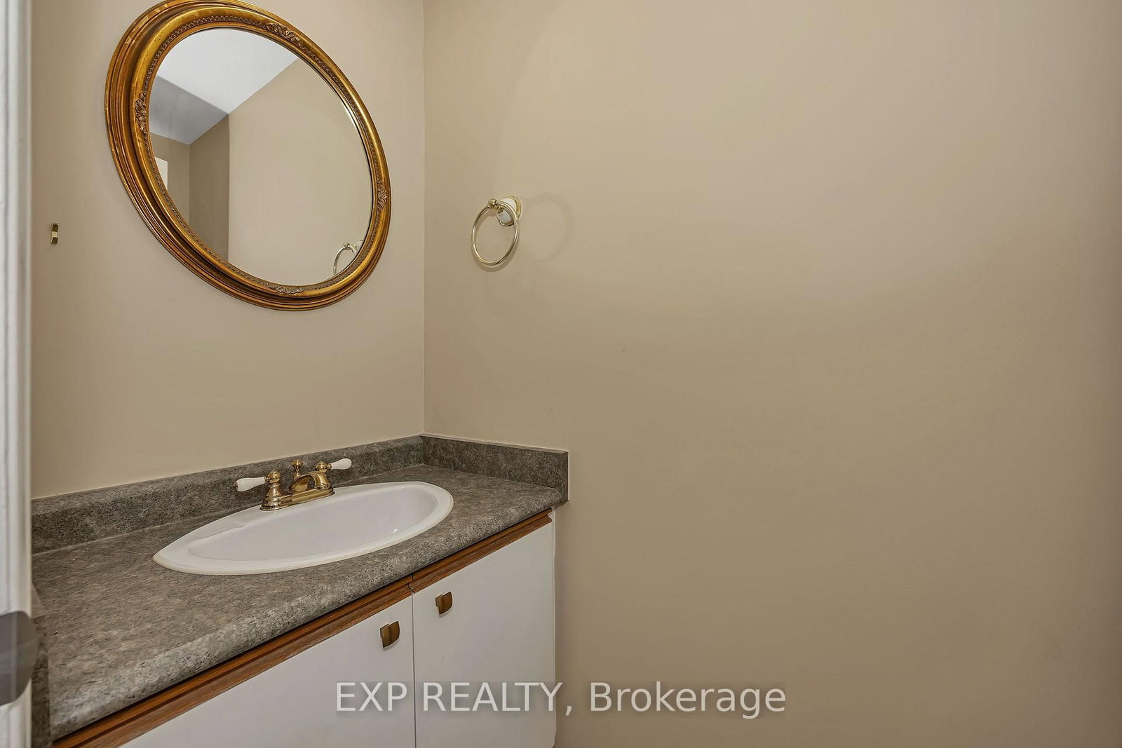 38 Sundback Lane • Kanata, ON photo 9