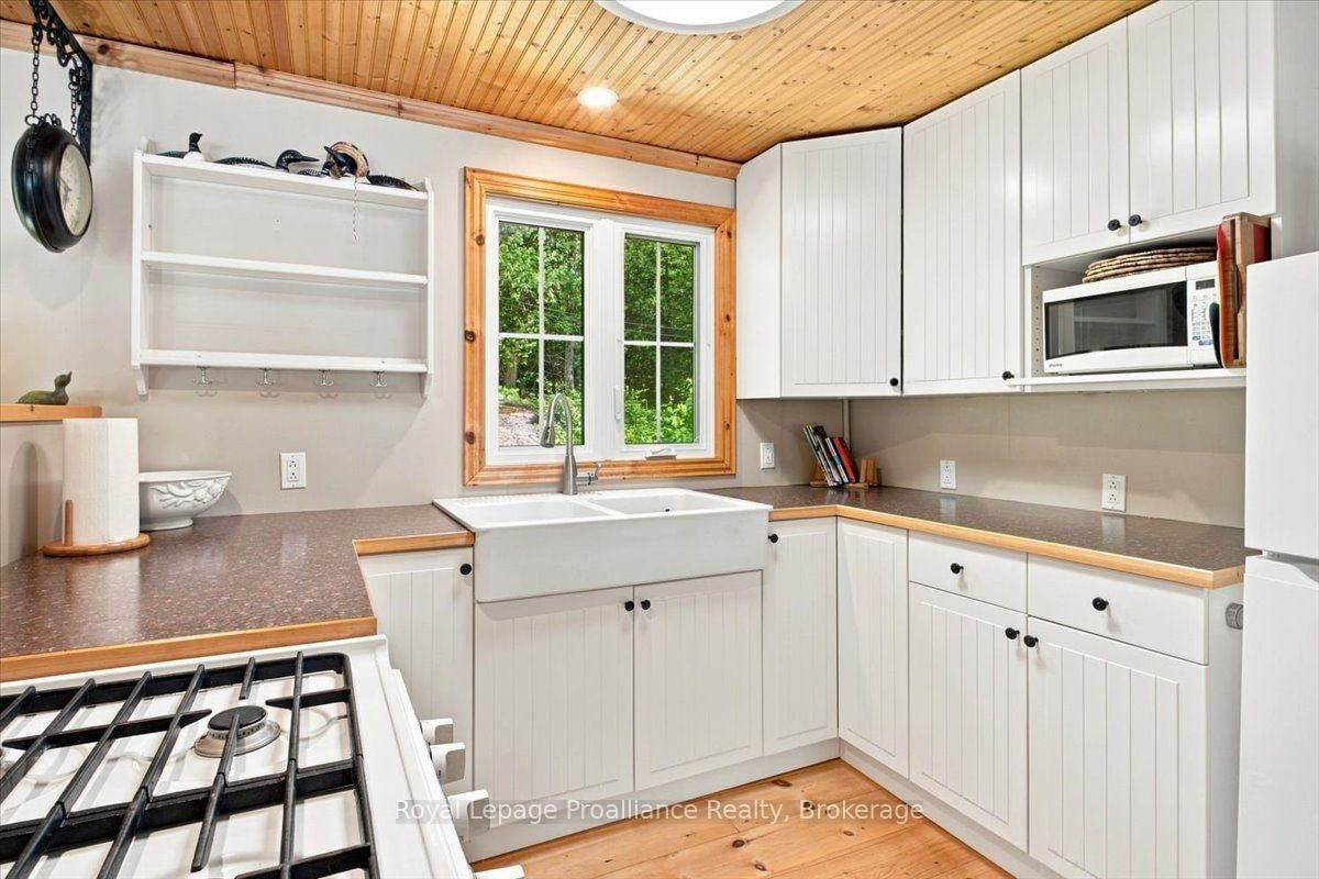 146 Skootamatta Lake • Cloyne, ON photo 10