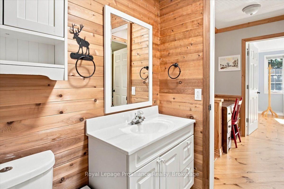 146 Skootamatta Lake • Cloyne, ON photo 15