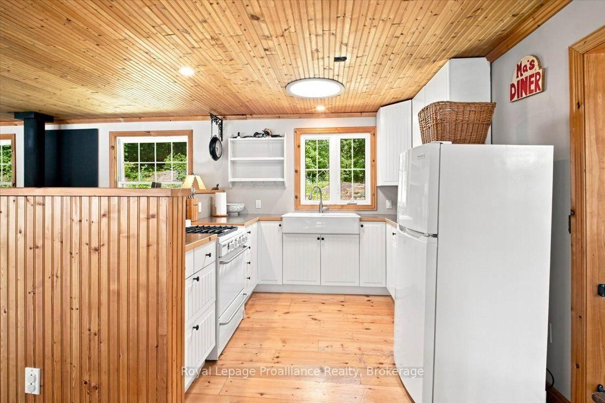 146 Skootamatta Lake • Cloyne, ON photo 5