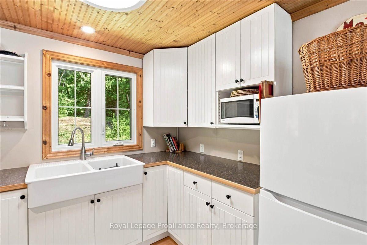 146 Skootamatta Lake • Cloyne, ON photo 9
