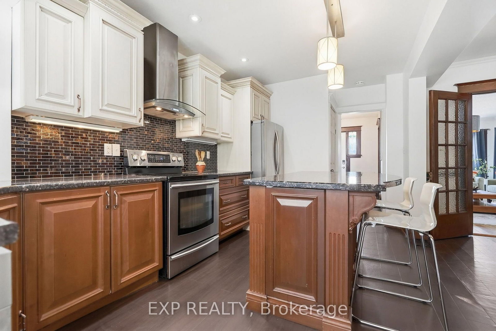 146 Ottawa Street S • Hamilton, ON photo 14