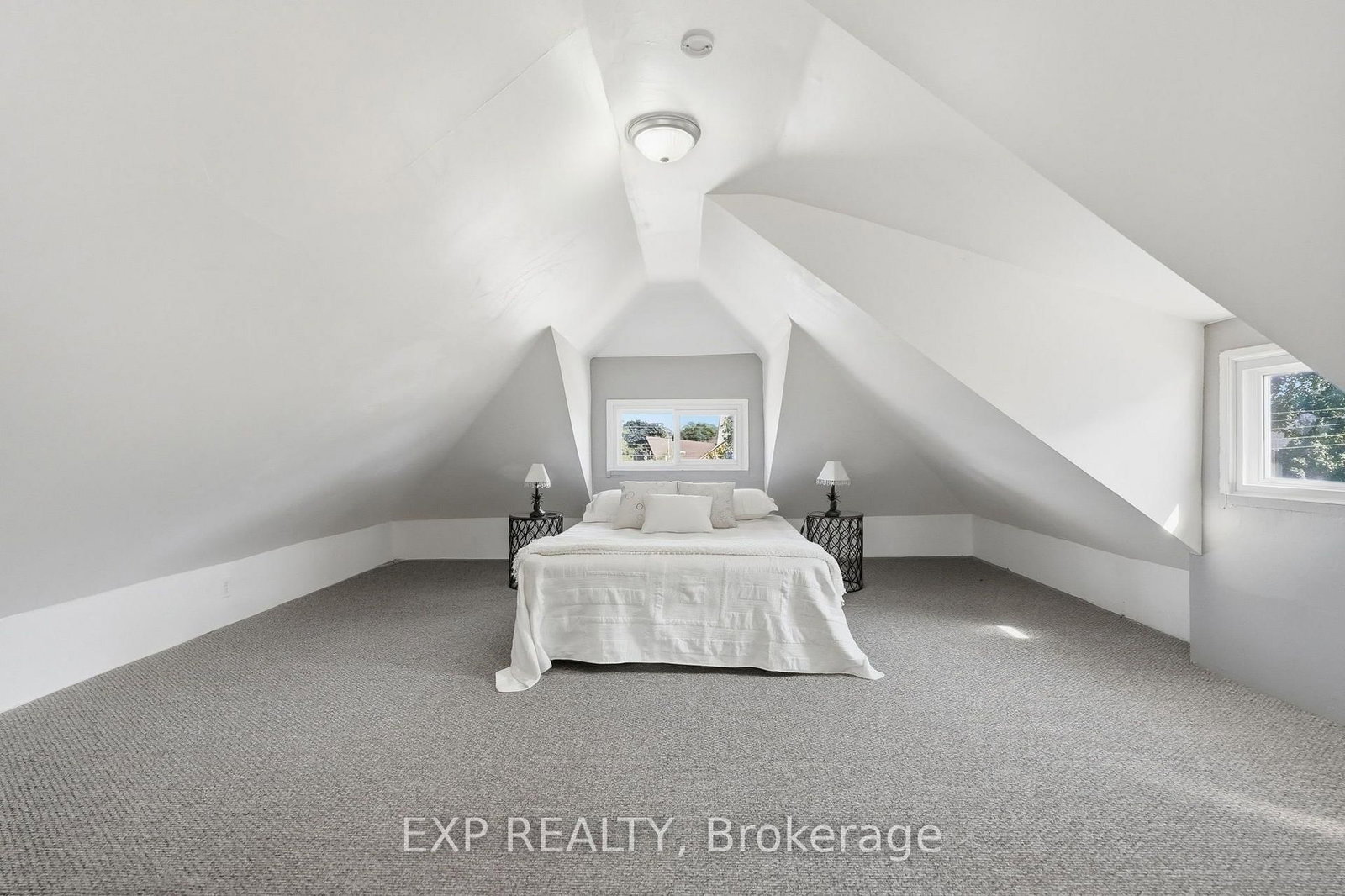 146 Ottawa Street S • Hamilton, ON photo 24