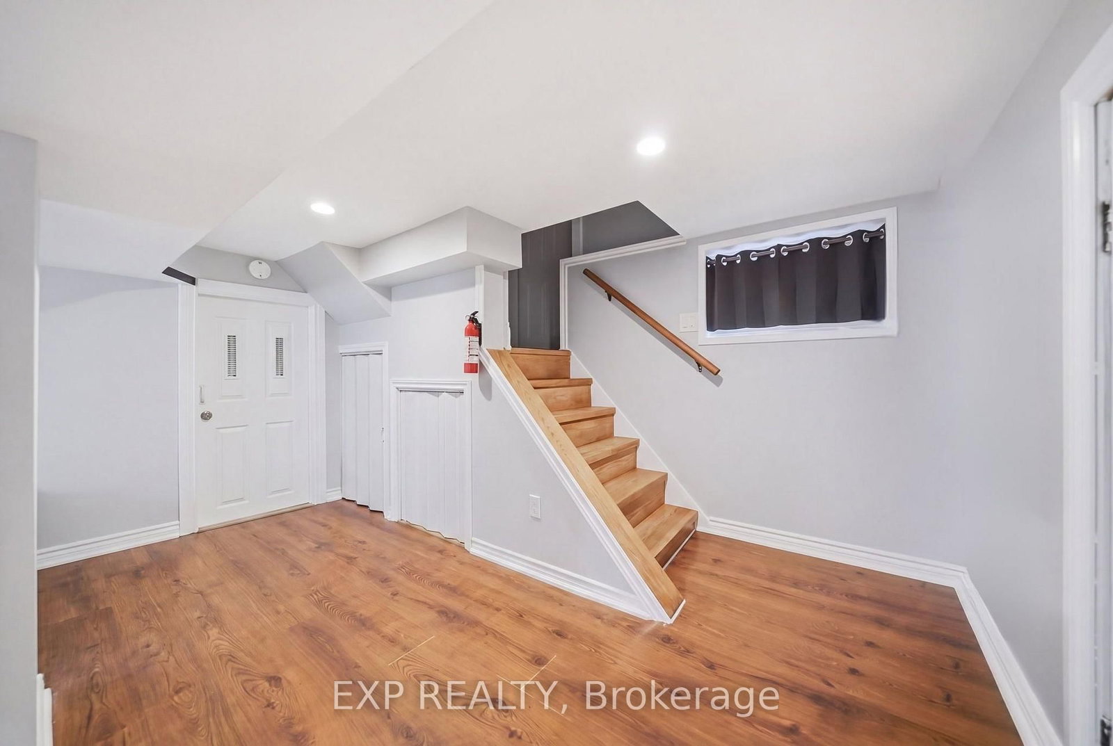 146 Ottawa Street S • Hamilton, ON photo 25