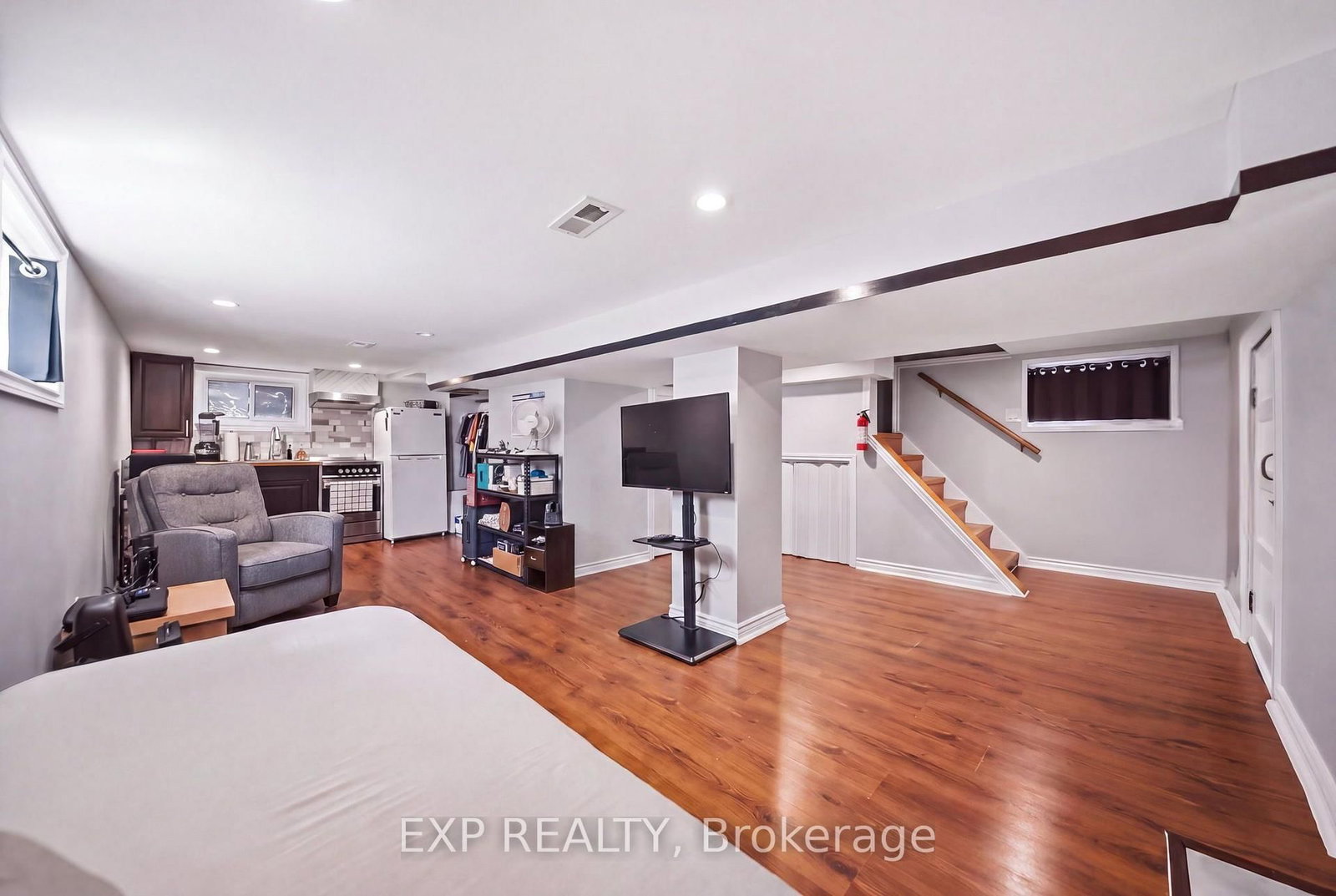 146 Ottawa Street S • Hamilton, ON photo 27