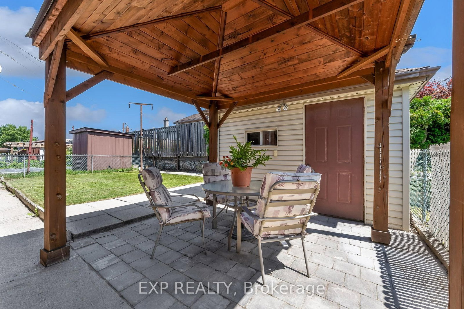150 Marcella Crescent • Hamilton, ON photo 4