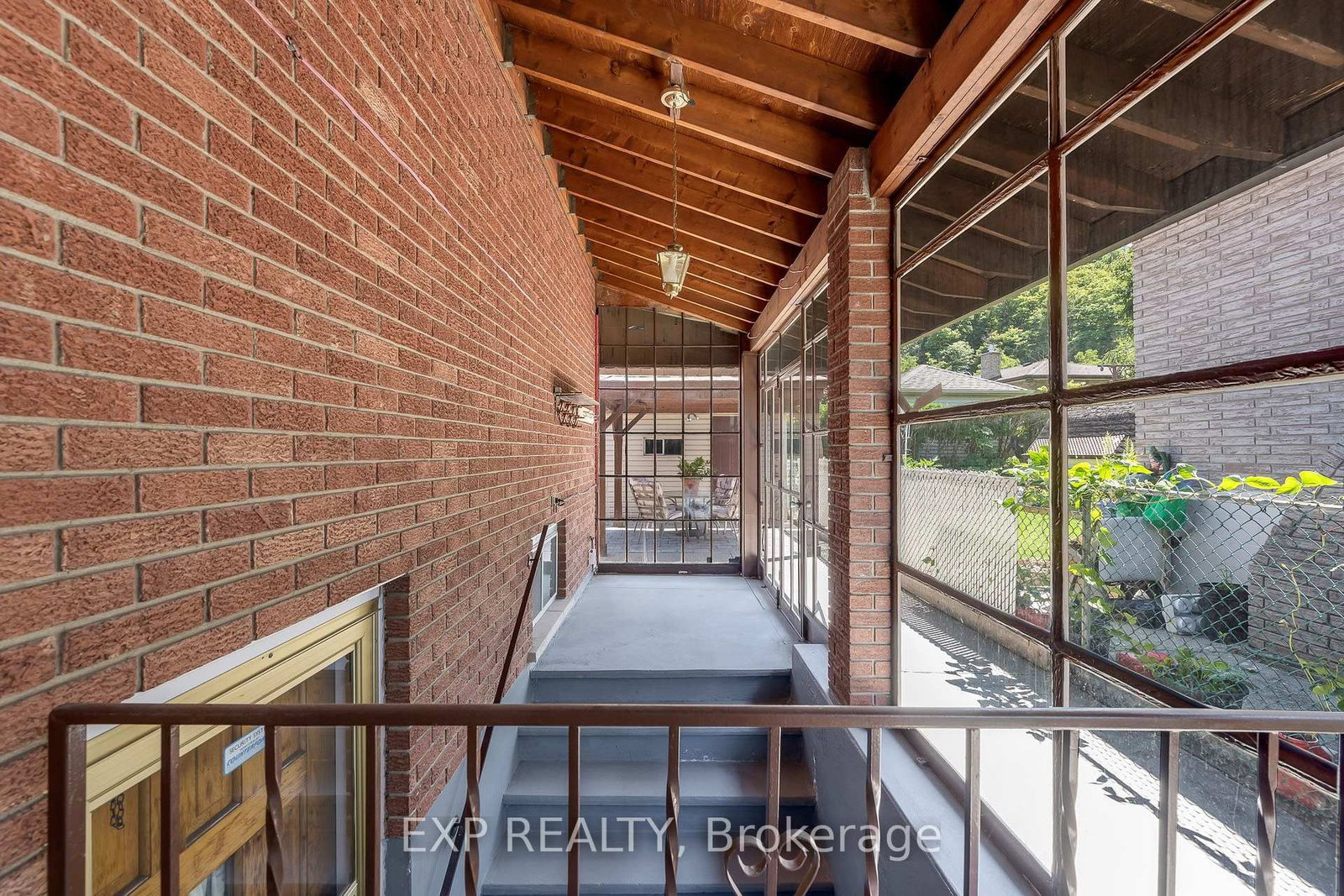 150 Marcella Crescent • Hamilton, ON photo 8