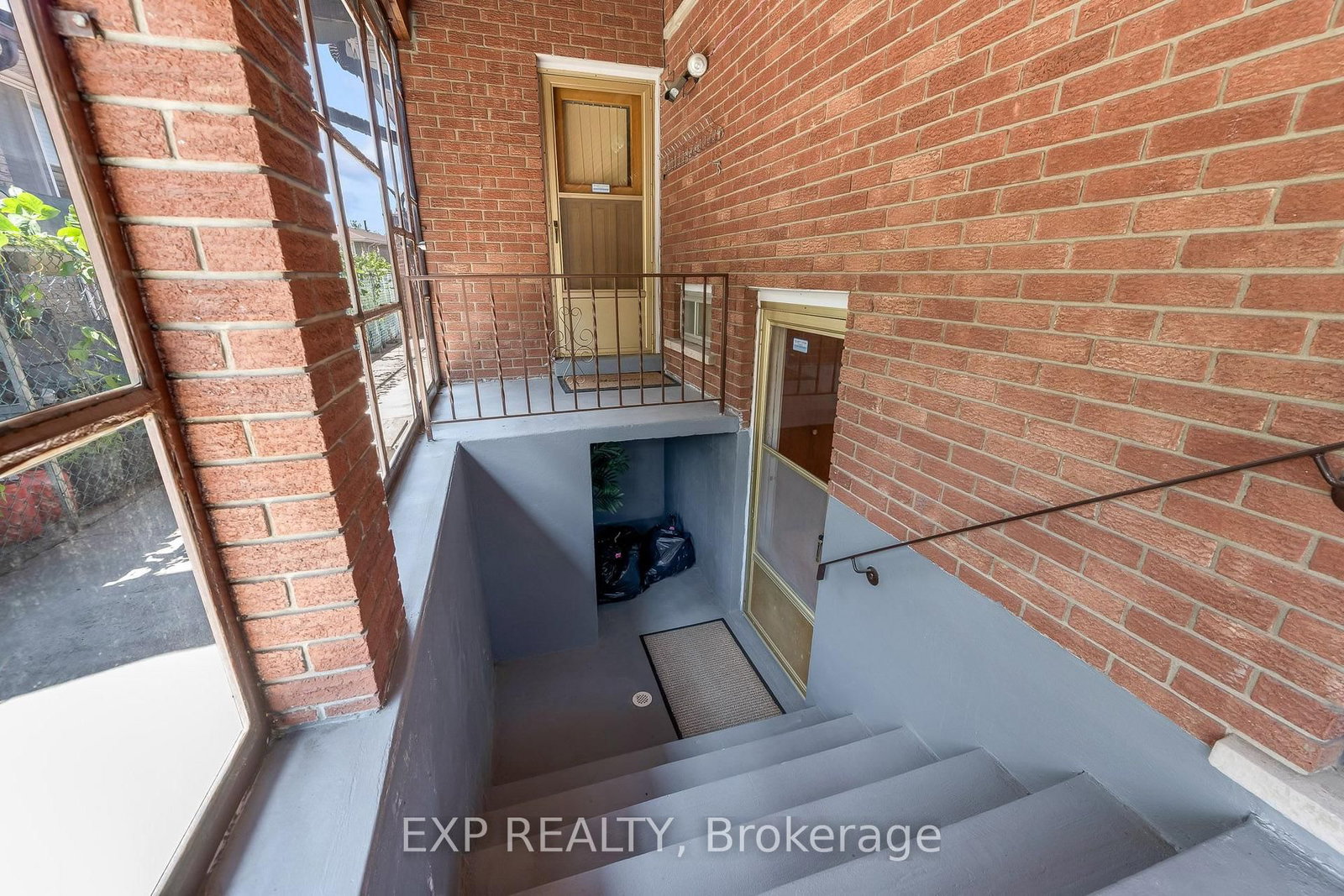 150 Marcella Crescent • Hamilton, ON photo 9