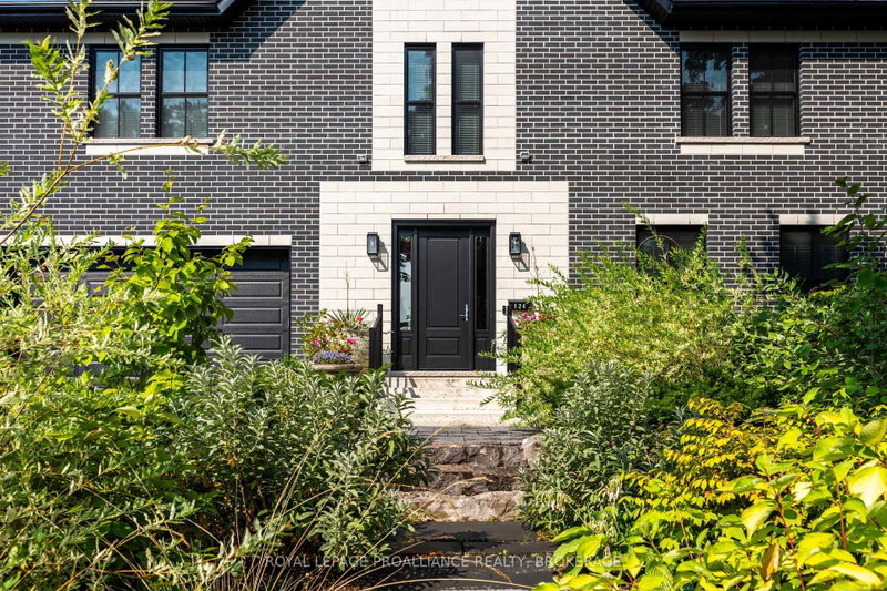 124 Churchill Crescent