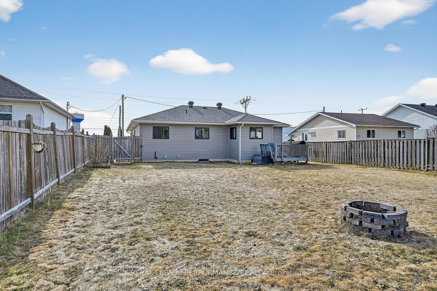 107 Lorne Street • Smiths Falls, ON photo 41