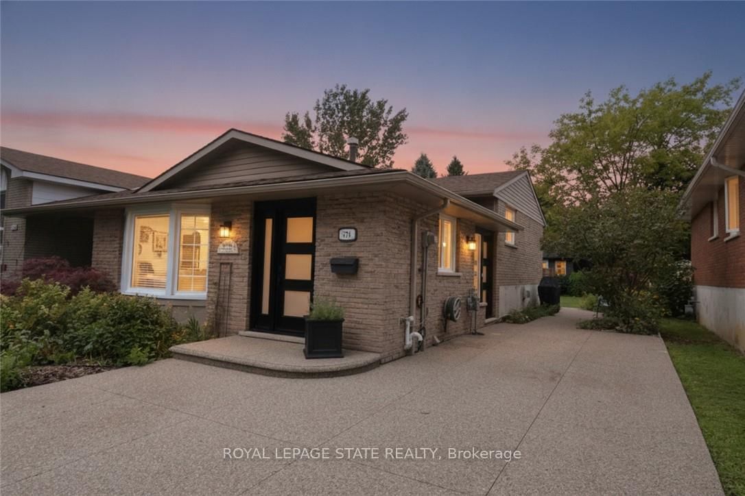 374 Brigadoon Drive • Hamilton, ON photo 1