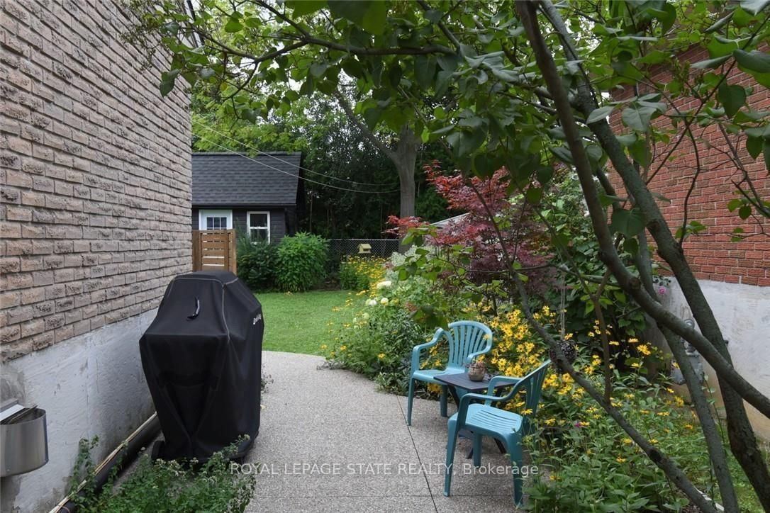 374 Brigadoon Drive • Hamilton, ON photo 17