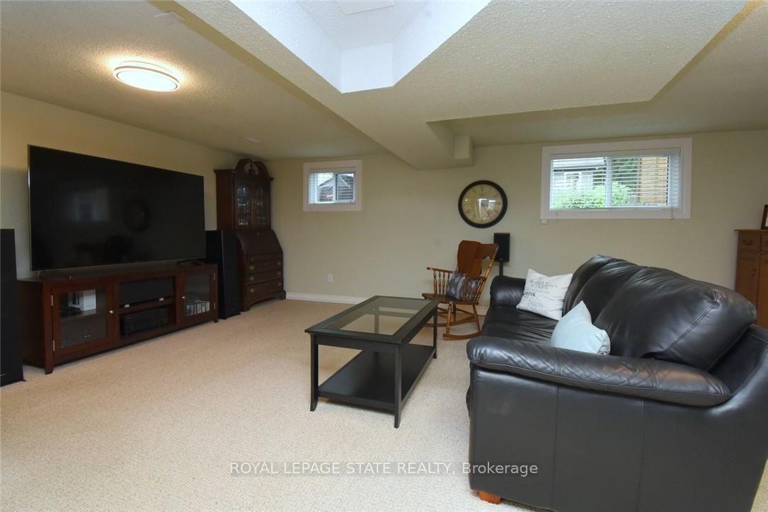 374 Brigadoon Drive • Hamilton, ON photo 36