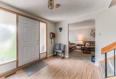 82 Roseneath Crescent • Kitchener, ON photo 2