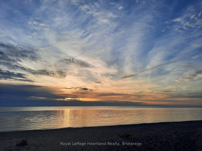12 CHEROKEE Lane • Ashfield-Colborne-Wawanosh, ON photo 3