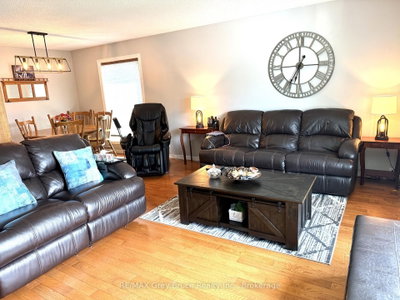 17 Armstrong Crescent • Grey Highlands, ON photo 2