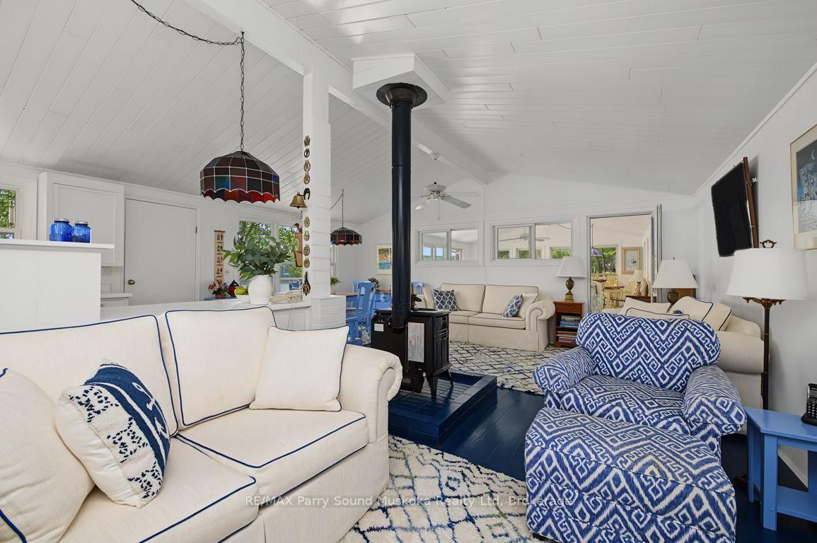 1 Five Finger Lane • Whitestone, ON photo 16