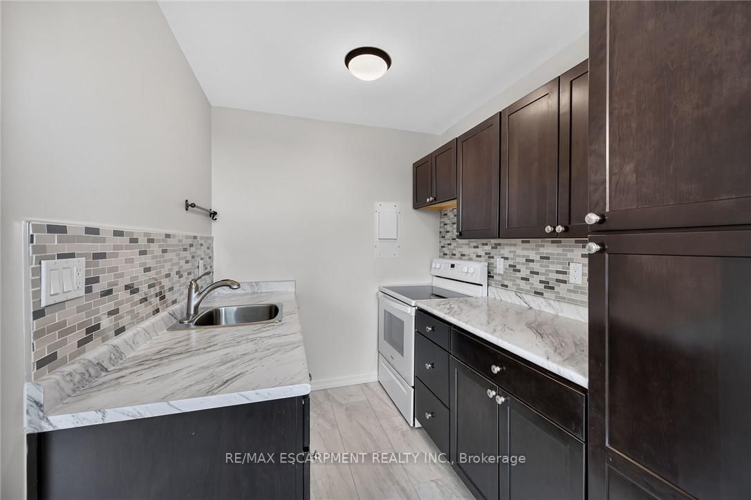 141 Catharine Street S • #1004 • Hamilton, ON photo 10