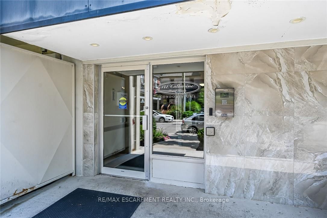 141 Catharine Street S • #1004 • Hamilton, ON photo 3
