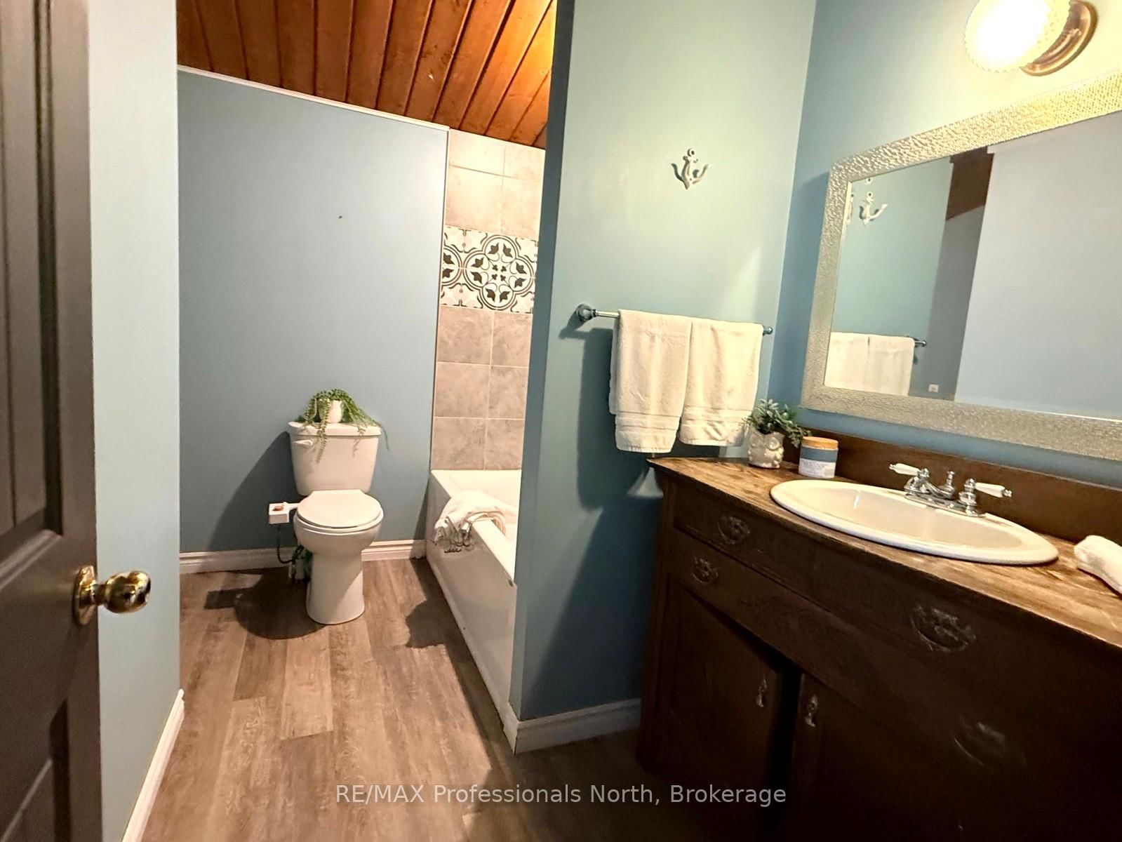 2307 Loop Road • Highlands East, ON photo 16