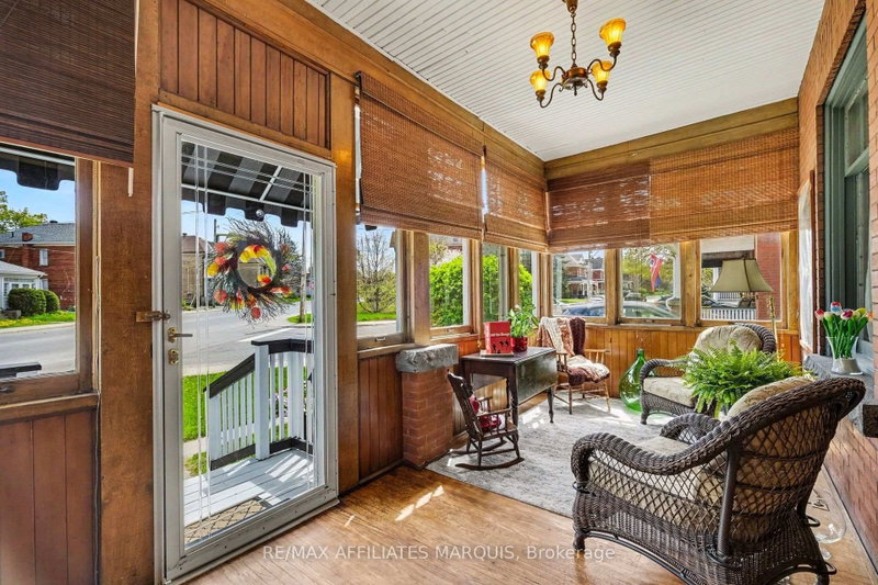 70 Maple Ave photo 4