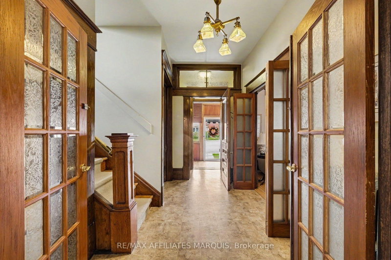 70 Maple Ave photo 5