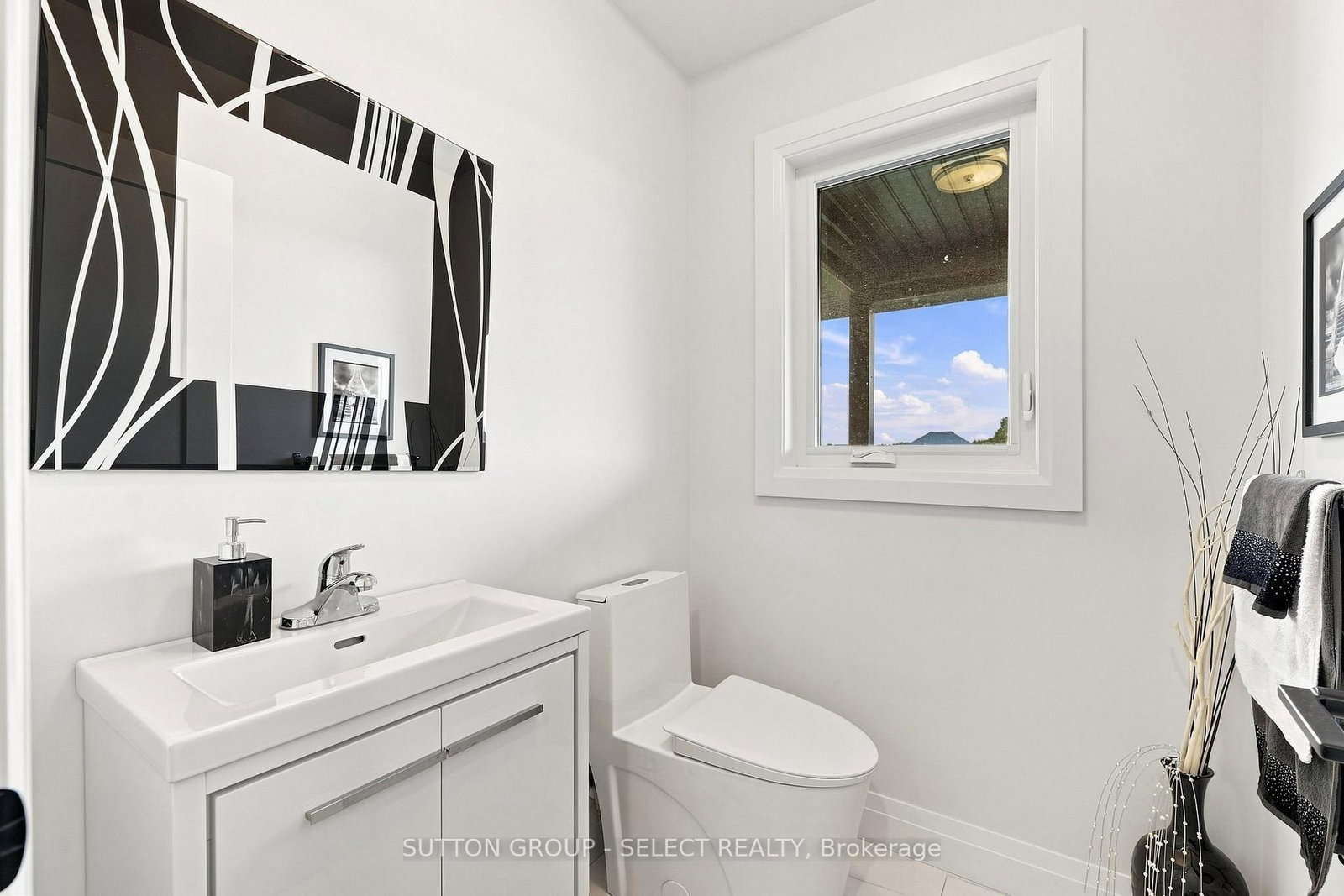 17 Arrowwood Path • Middlesex Centre, ON photo 32