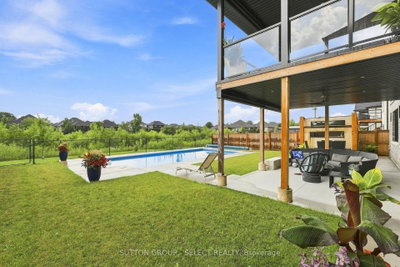 17 Arrowwood Path • Middlesex Centre, ON photo 6